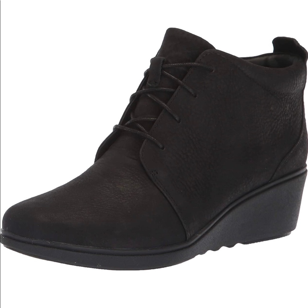 Clark’s Nubuck Leather Lace-up Wedge Boot Size 10